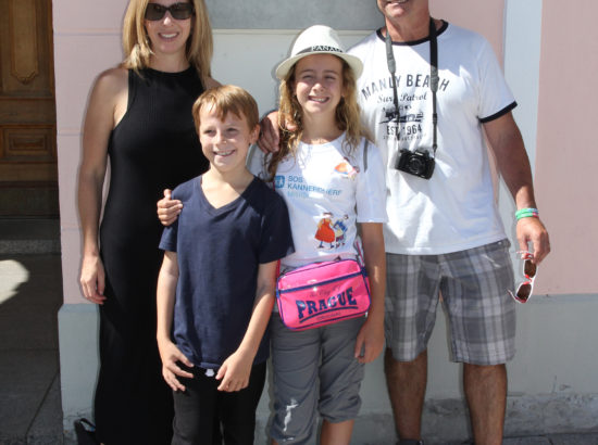 Capri Everitt külastas perega Riigikogu